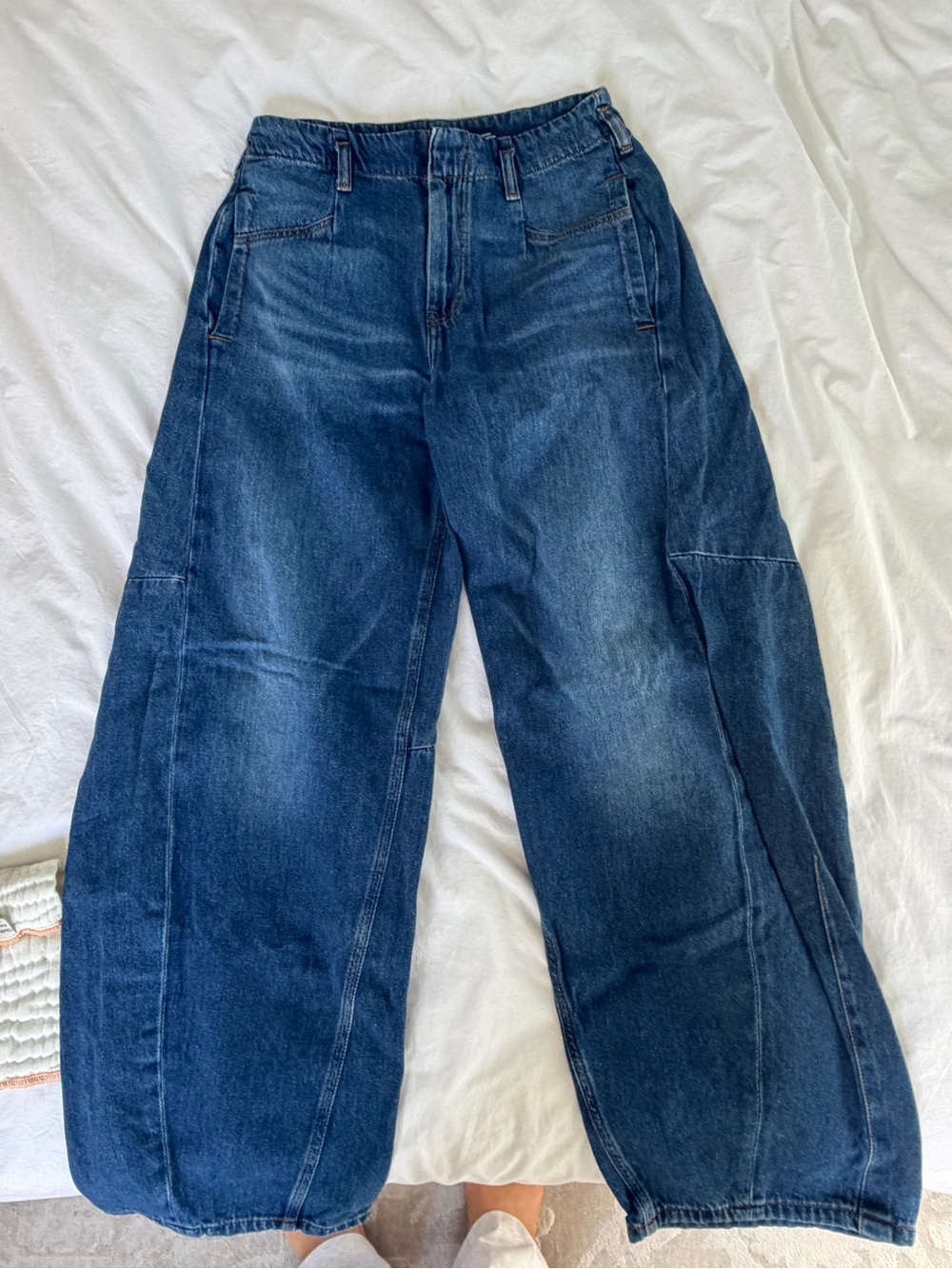 Pilcro Georgia High-Rise Barrel Jeans in Gnome Wash - Women size 28 - Picture 2 of 4